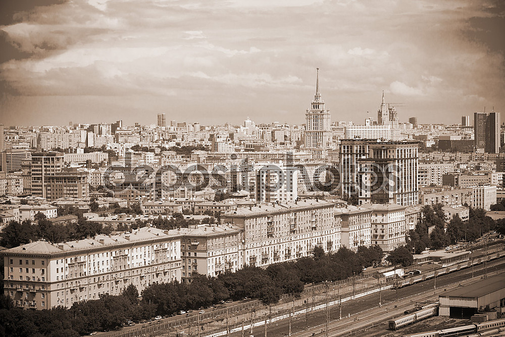 Фотообои «Москва - городской пейзаж, историческая часть города, железная дорога, на переднем плане. Фото в сепии тонированные» - фото (1)