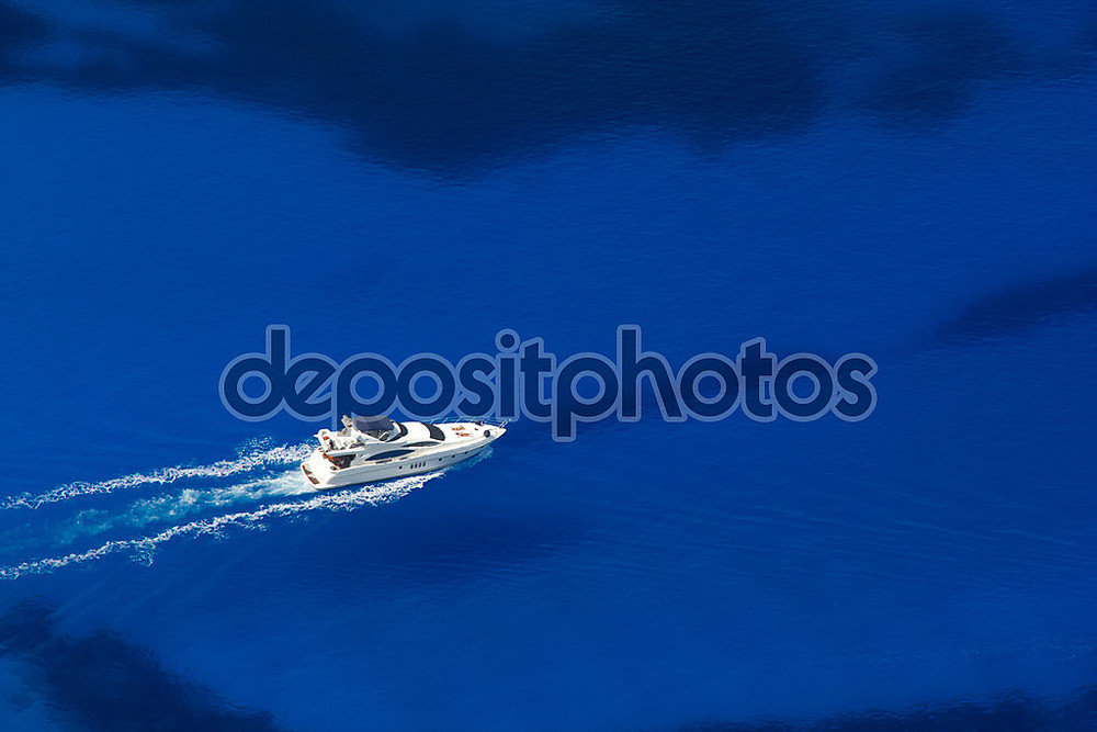 Фотообои «Вид сверху на яхту» - фото (1)